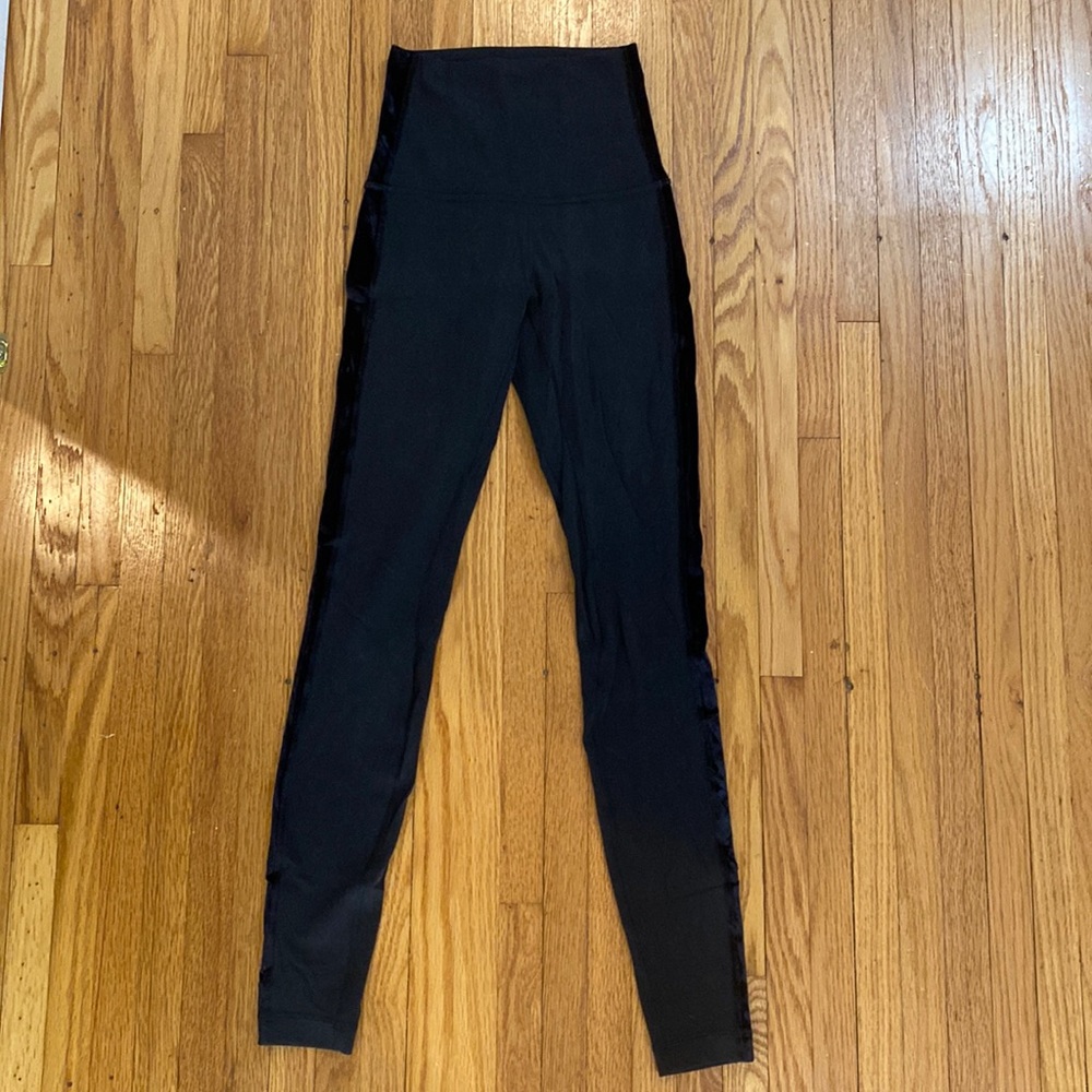 Lululemon Align Super High Rise 28” crushed velvet leggings